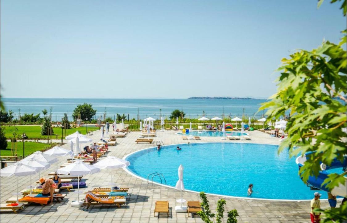Apartment In Prestige Fort Beach Sveti Vlas Esterno foto