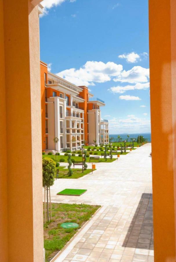 Apartment In Prestige Fort Beach Sveti Vlas Esterno foto
