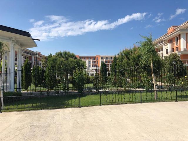 Apartment In Prestige Fort Beach Sveti Vlas Esterno foto